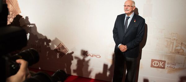 Nikita Mikhalkov durante estreia de seu novo filme Insolação - Sputnik Brasil