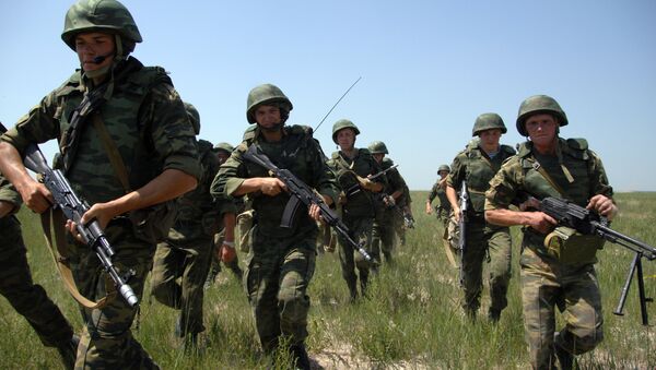 Soldados russos durante treinamento - Sputnik Brasil