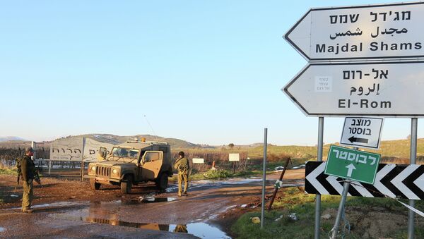 Militares israelenses sobre as Colinas de Golã - Sputnik Brasil