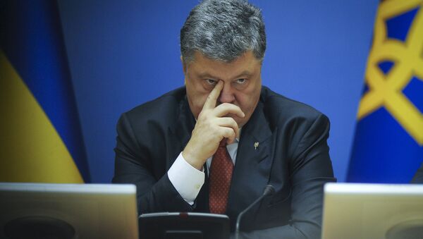 Pyotr Poroshenko, presidente da Ucrânia, em reunião de gabinete em Kiev - Sputnik Brasil