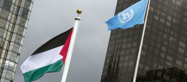 Bandeira da Palestina hasteada na ONU. - Sputnik Brasil