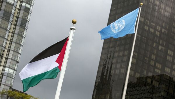 Bandeira da Palestina hasteada na ONU. - Sputnik Brasil