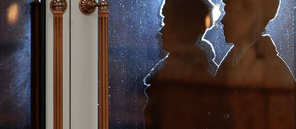 Guarda de honra perto do palácio presidencial em Minsk, capital da Bielorrússia - Sputnik Brasil