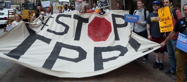 Manifestantes contra o acordo comercial de Parceria Trans-Pacífico nos EUA - Sputnik Brasil