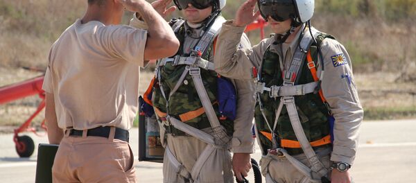Pilotos militares russos na base aérea de Hmeymim na Síria - Sputnik Brasil