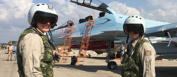 Equipe tática russa no aeródromo de Khmeimim na Síria - Sputnik Brasil