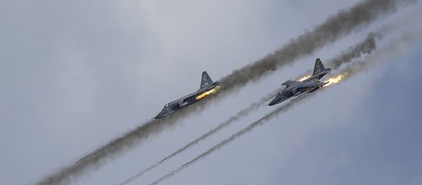 Caças Su-25 da Força Aérea russa durante treinos militares Caças Su-25 da Força Aérea russa durante treinos militares - Sputnik Brasil