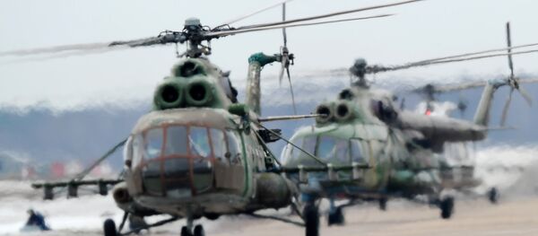 Helicópteros Mi-8MTV durante o treinamento antes da Parada da Vitória de 2015 - Sputnik Brasil