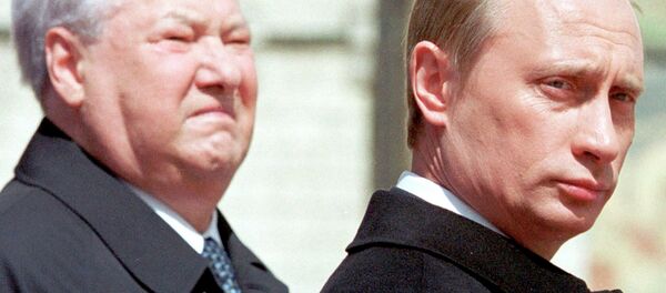 Boris Yeltsin e Vladimir Putin, em Moscou, em 7 de maio de 2000 Boris Yeltsin e Vladimir Putin, em Moscou, em 7 de maio de 2000 - Sputnik Brasil