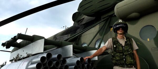 Piloto russo no aeródromo de Hmeymim na Síria - Sputnik Brasil