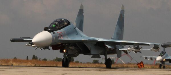 Caça russo Su-30 na base aérea na Síria - Sputnik Brasil
