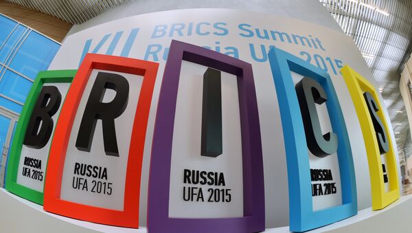 Logo dos BRICS na cúpula em Ufá - Sputnik Brasil