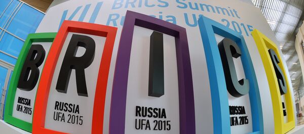 Logo dos BRICS na cúpula em Ufá - Sputnik Brasil