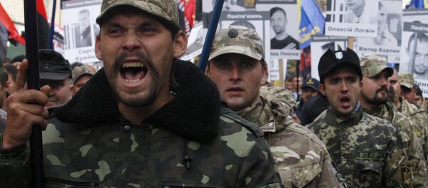 Nacionalistas marcham em Kiev - Sputnik Brasil