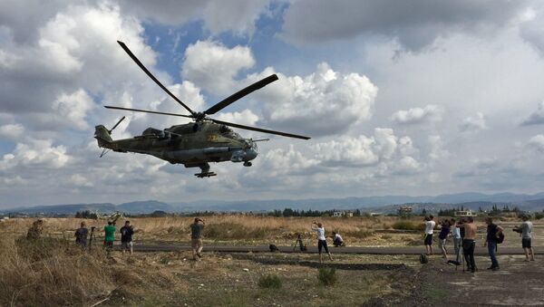 Helicóptero russo Mi-24 na Síria - Sputnik Brasil