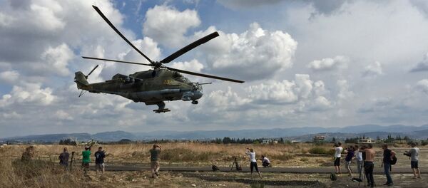 Helicóptero russo Mi-24 na Síria - Sputnik Brasil