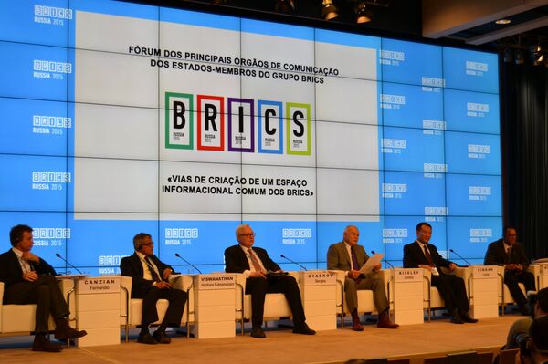 Participantes do Fórum dos principais órgãos de comunicação dos Estados-membros do grupo BRICS - Sputnik Brasil