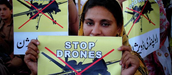 Mulheres pedem fim aos ataques dos EUA usando drones no Paquistão - Sputnik Brasil