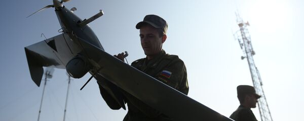Lançamento do dronte russo Zastava durante exercícios - Sputnik Brasil