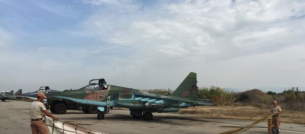 Su-25 russo prepara-se para o voo - Sputnik Brasil