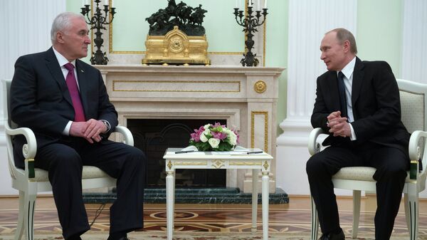 Presidente da Ossétia do Sul Leonid Tibilov e o presidente da Rússia Vladimir Putin durante a reunião em Kremlin, Moscou - Sputnik Brasil