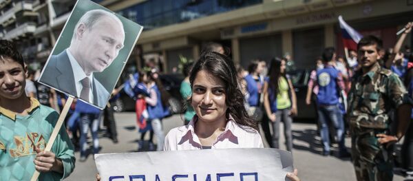 Митинг в поддержку Б. Асада и В. Путина в Сирии - Sputnik Brasil