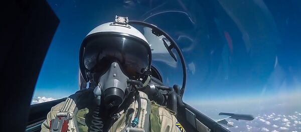 Piloto da Força Aeroespacial russa durante voo de combate na Síria - Sputnik Brasil
