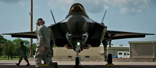 Caça americano F-35 (centésimo voo) - Sputnik Brasil