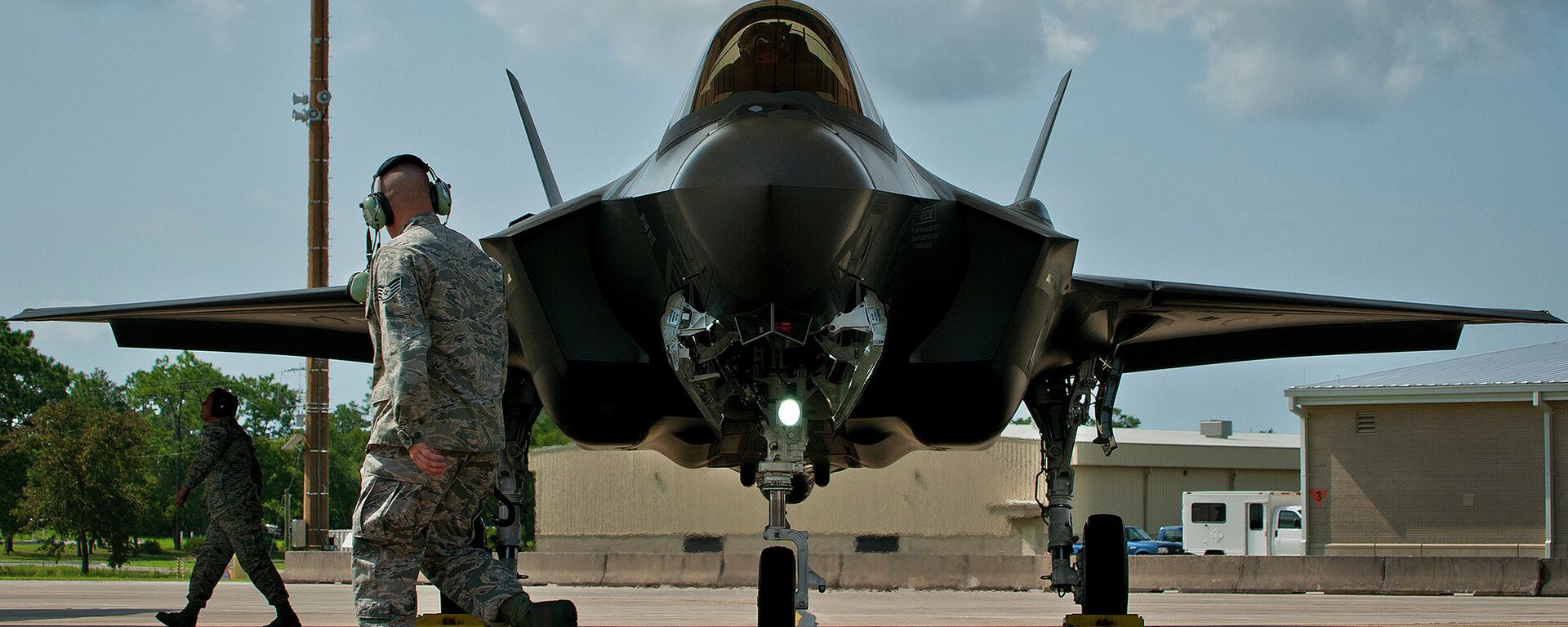 Caça americano F-35 (centésimo voo) - Sputnik Brasil, 1920, 12.02.2026