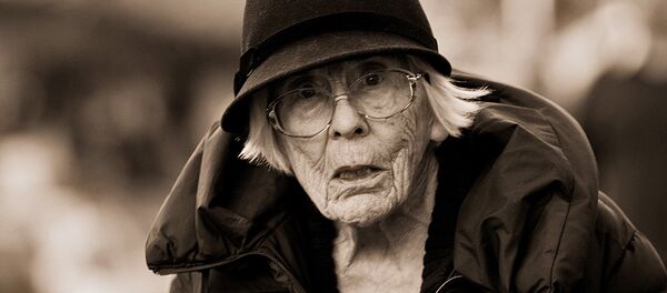 Mulher idosa britânica Mulher idosa britânica - Sputnik Brasil