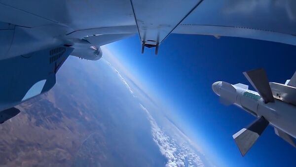 Jato da Força Aeroespacial russa durante missão de combate na Síria - Sputnik Brasil