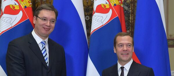Primeiros-ministros da Rússia e da Sérvia, Dmitry Medvedev e Aleksandar Vucic, respetivamente - Sputnik Brasil