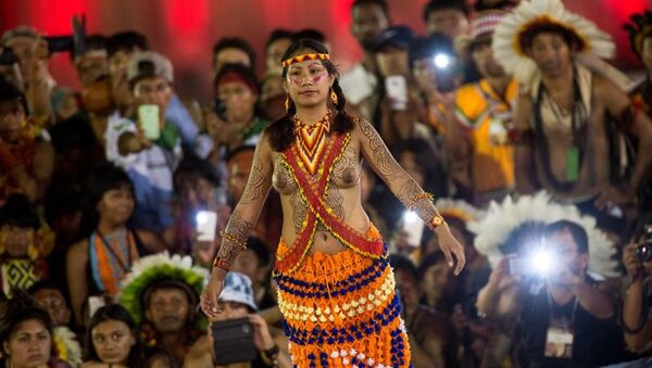 Mulheres de diversas etnias participam de desfile de beleza indígena durante os Jogos Mundiais dos Povos Indígenas em Tocantins - Sputnik Brasil