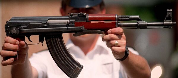 O lendário fuzil de assalto russo Kalashnikov, AK-47 O lendário fuzil de assalto russo Kalashnikov, AK-47 - Sputnik Brasil