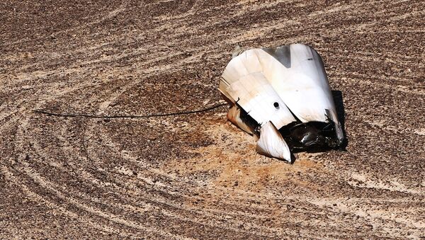 Destroços no local da queda da aeronave russa Airbus A321 no Egito - Sputnik Brasil
