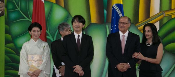 Governador de São Paulo, Geraldo Alckmin, com o Príncipe Akishino e sua esposa, a princesa Kiko, da Família Imperial Japonesa - Sputnik Brasil