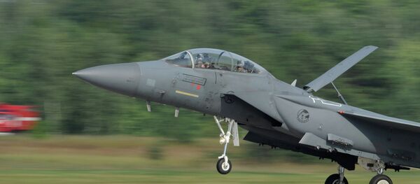 Caça americano US F-15 Strike Eagle - Sputnik Brasil