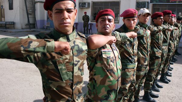 Voluntários iraquianos xiitas no campo militar na cidade de Basra, Iraque - Sputnik Brasil
