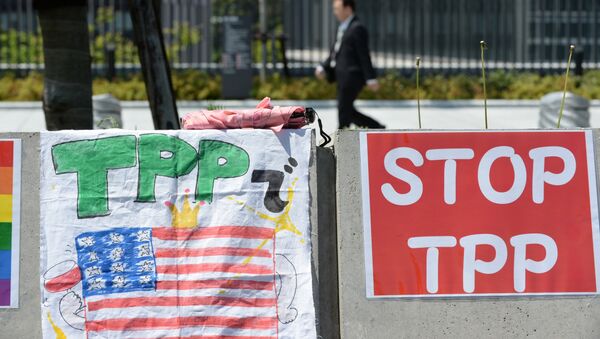 Cartão contra Acordo de Parceria Trans-Pacífico (TPP) em Tóquio. 23 de abril, 2014 - Sputnik Brasil