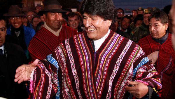 Em ritual indígena, Evo Morales celebra permanência no governo da Bolívia - Sputnik Brasil