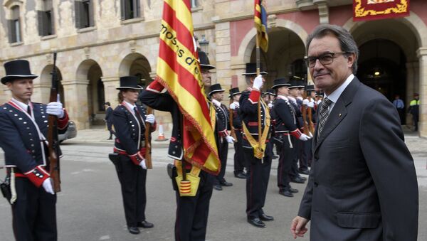 Artur Mas na frente da Generalitat em 26 de outubro - Sputnik Brasil