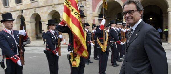 Artur Mas na frente da Generalitat em 26 de outubro - Sputnik Brasil