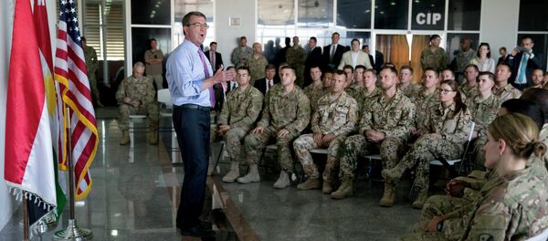 Secretário de Defesa dos EUA Ashton Carter prometeu enviar mais tropas americanas para a Síria - Sputnik Brasil