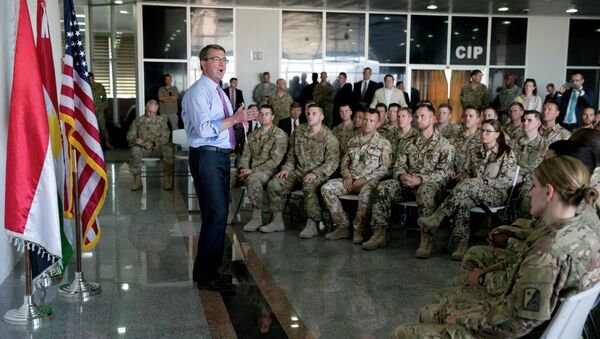 Secretário de Defesa dos EUA Ashton Carter prometeu enviar mais tropas americanas para a Síria - Sputnik Brasil