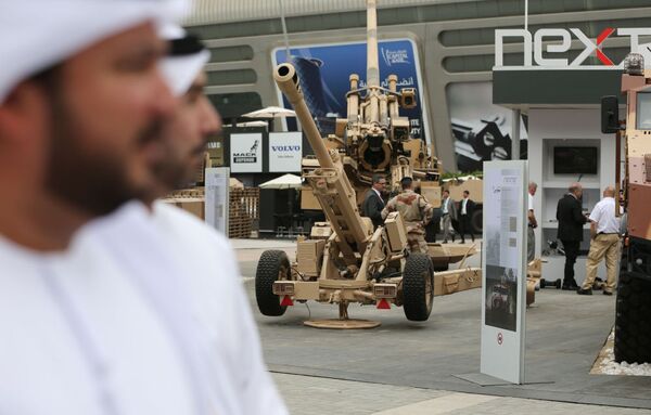 Mostra das forças armadas na abertura da XII Exposição internacional técnico-militar IDEX 2015 em Abu Dhabi - Sputnik Brasil