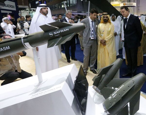 Premiê dos Emirados Árabes Unidos Mohammed bin Rashid Al Maktoum na XII Exposição internacional técnico-militar IDEX 2015 em Abu Dhabi - Sputnik Brasil