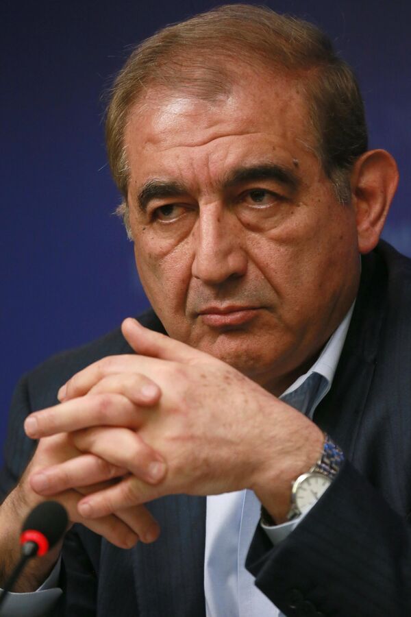 Qadri Jamil durante uma coletiva de imprensa Qadri Jamil durante uma coletiva de imprensa - Sputnik Brasil