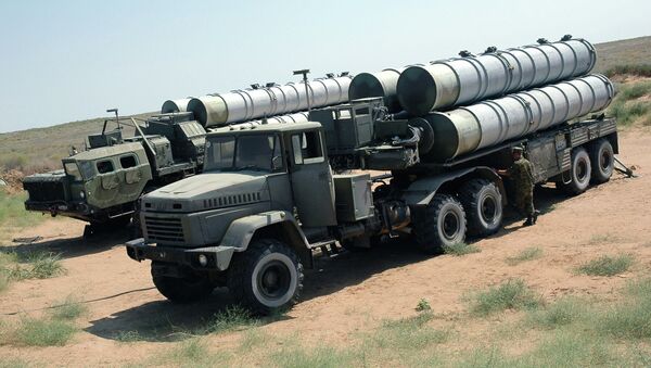 Sistemas de mísseis antiaéreos S-300 - Sputnik Brasil