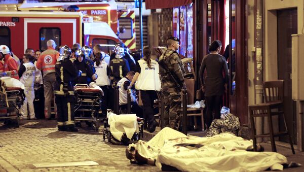 Vítimas dos atentados terroristas em Paris - Sputnik Brasil