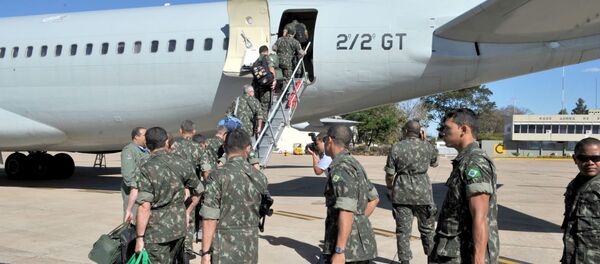 Embarque de tropas brasileiras pra o Haiti. - Sputnik Brasil